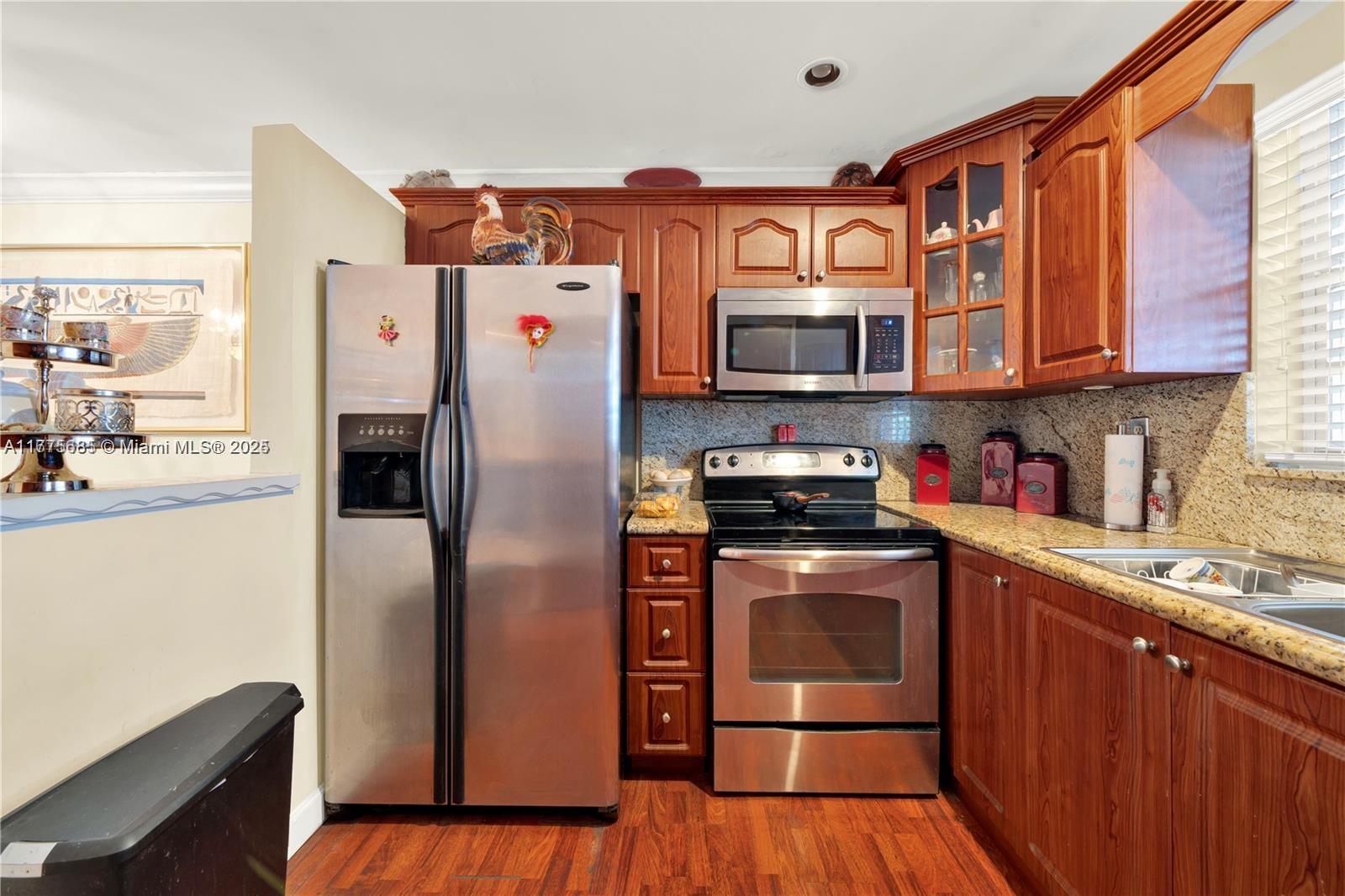 COMFORT GARDENS - Residential Income