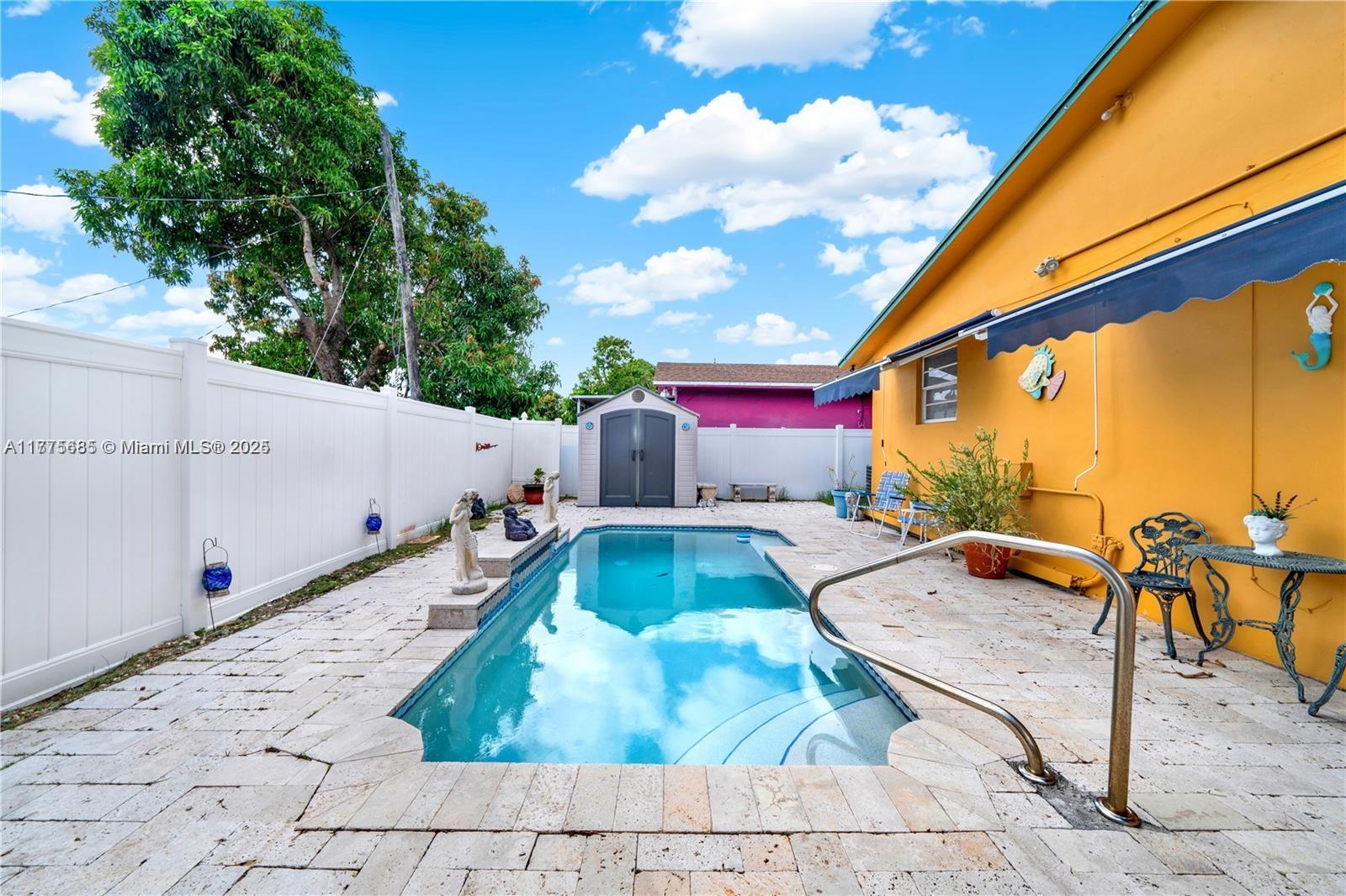 COMFORT GARDENS - Residential Income
