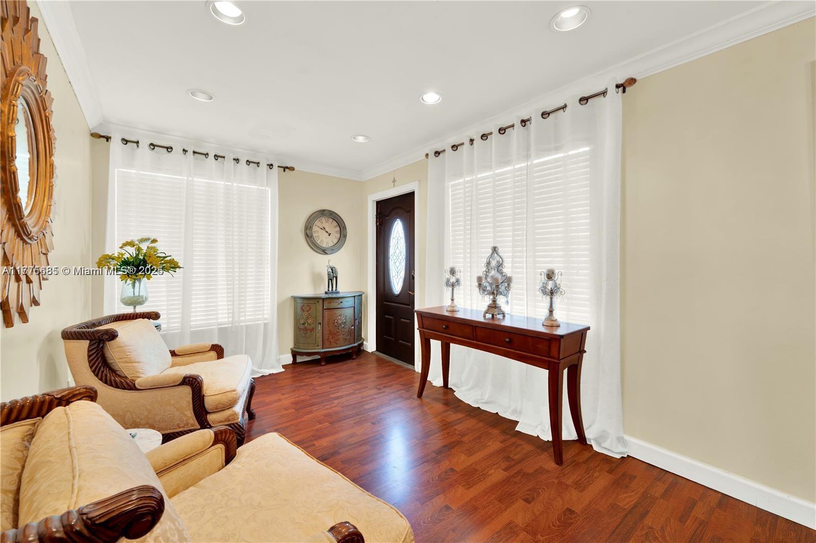 COMFORT GARDENS - Residential Income