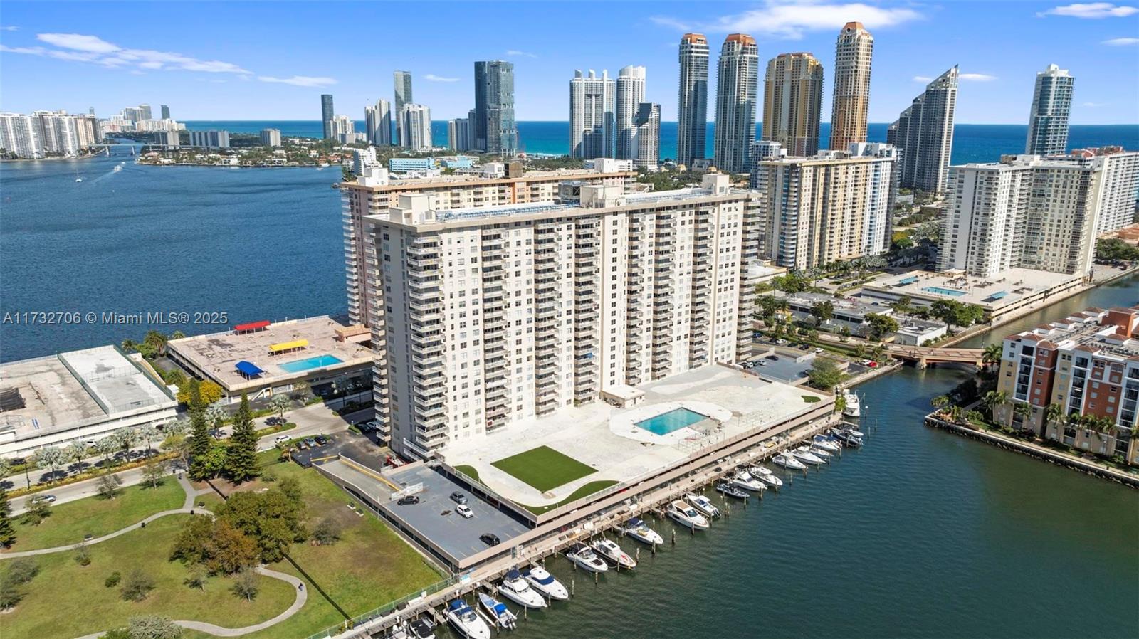 WINSTON TOWERS 100 CONDO - Residential