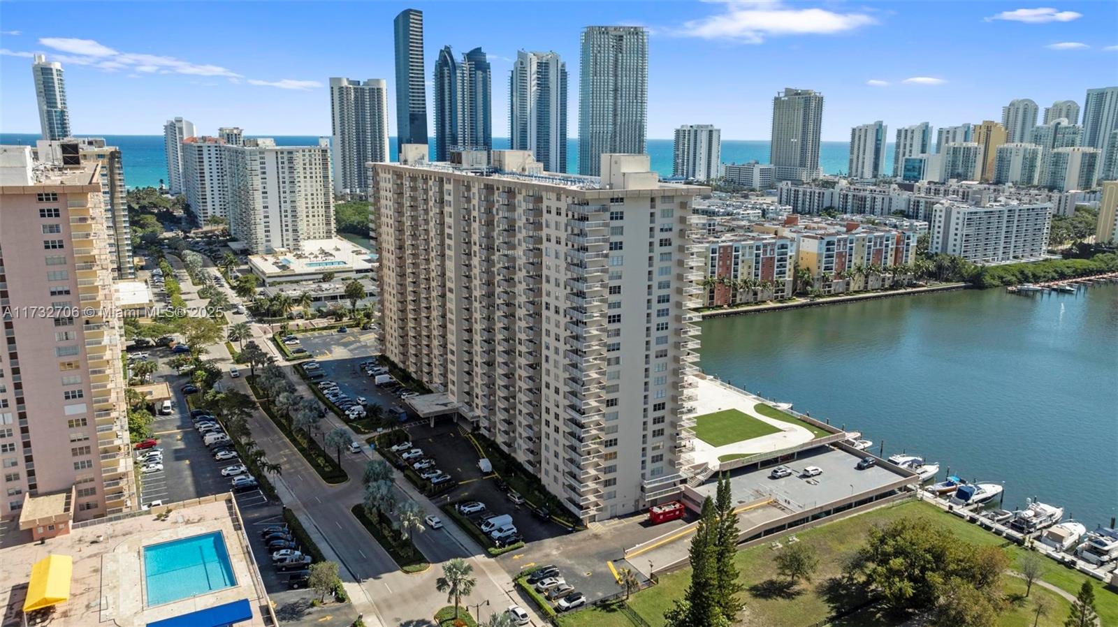 WINSTON TOWERS 100 CONDO - Residential