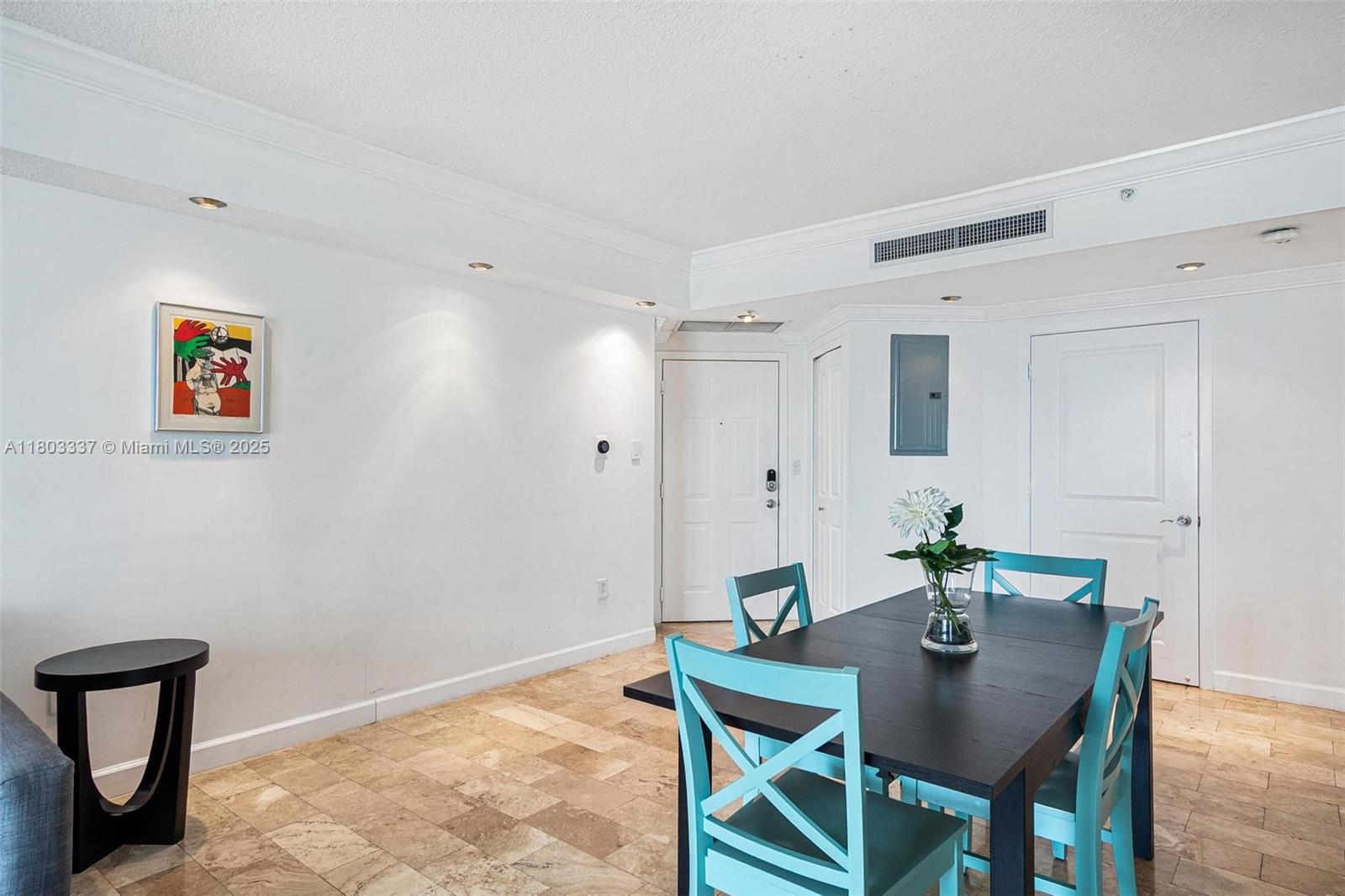 THE SAIL CONDO - Residential