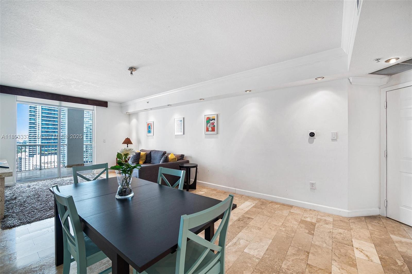 THE SAIL CONDO - Residential