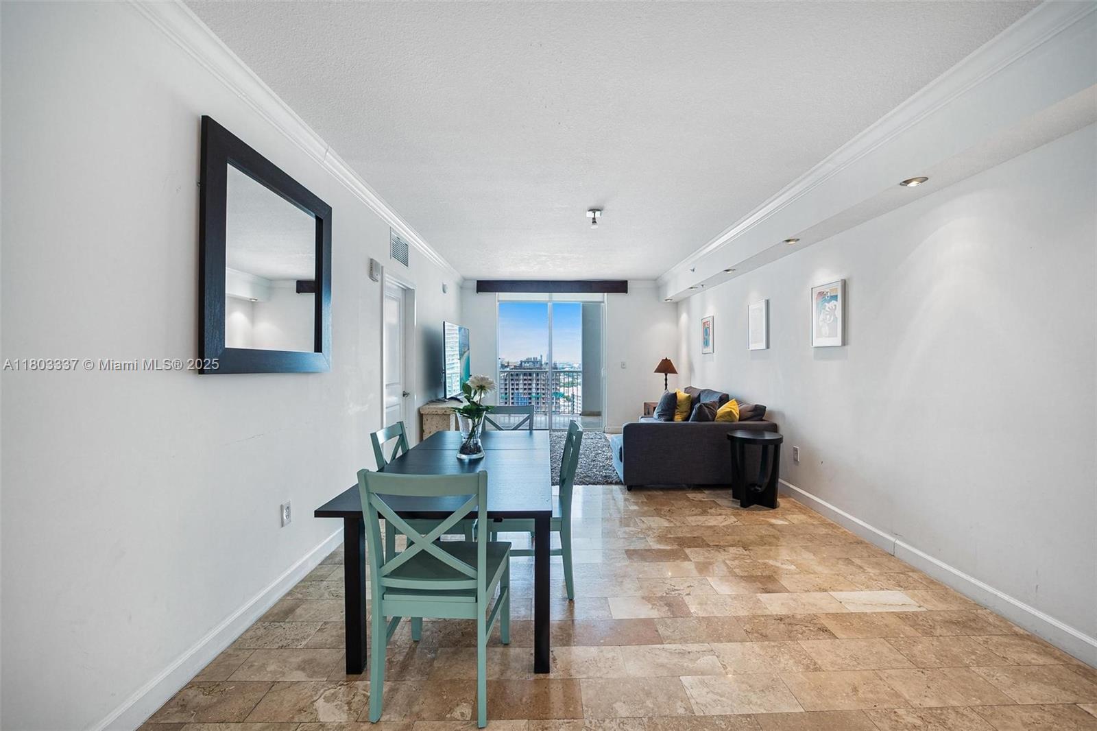 170 SE 14th St 2805