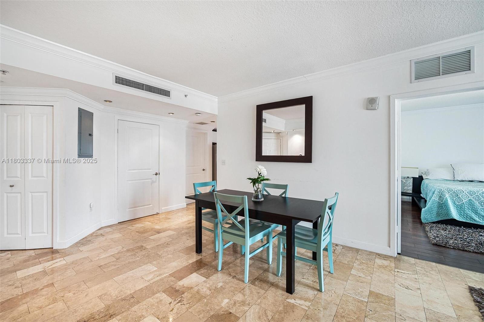 THE SAIL CONDO - Residential