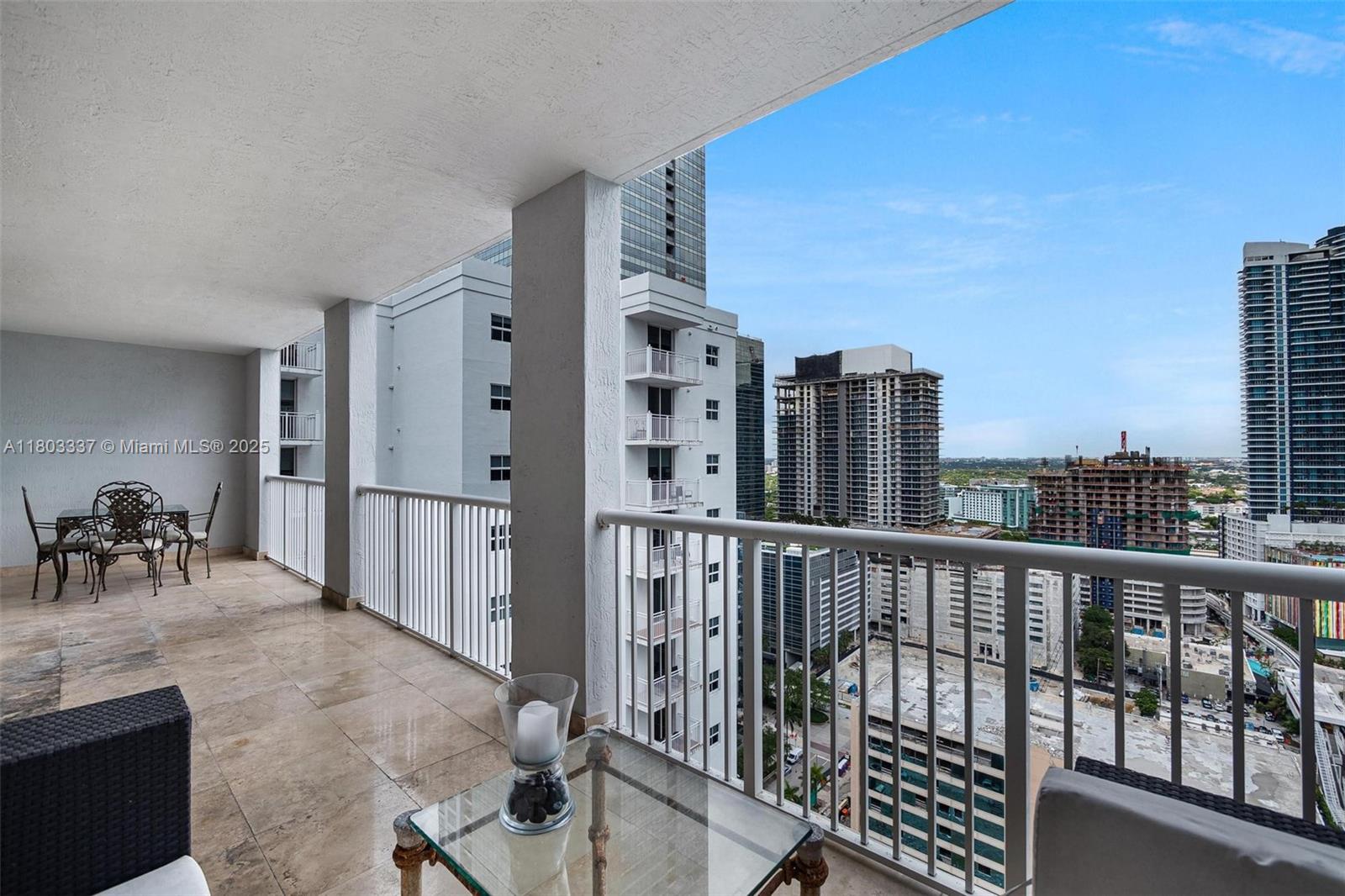 THE SAIL CONDO - Residential