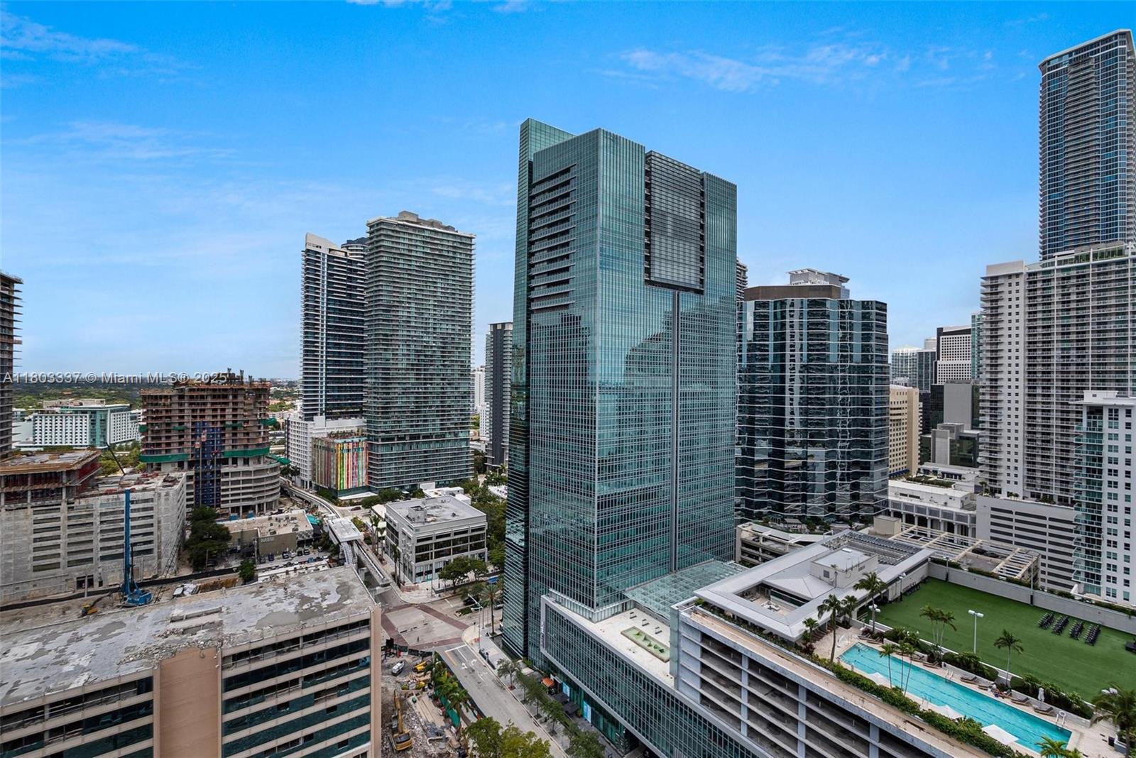THE SAIL CONDO - Residential
