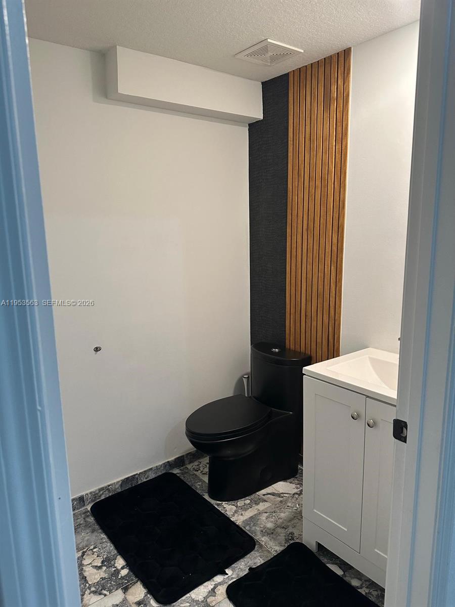 PINE ISLE - Residential