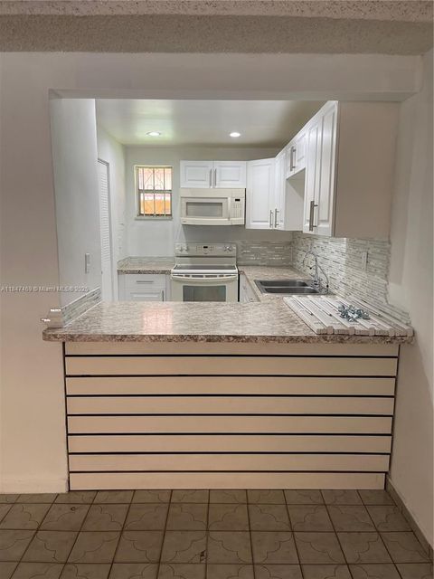 Photo of 1810 W 56th St #3127, Hialeah, FL 33012 (MLS # A11847469) Photo of 1810 W 56th St #3127, Hialeah, FL 33012 (MLS # A11847469)