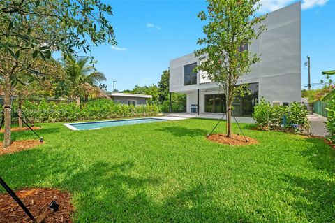 2127 SW 11th Ter Miami FL 33135