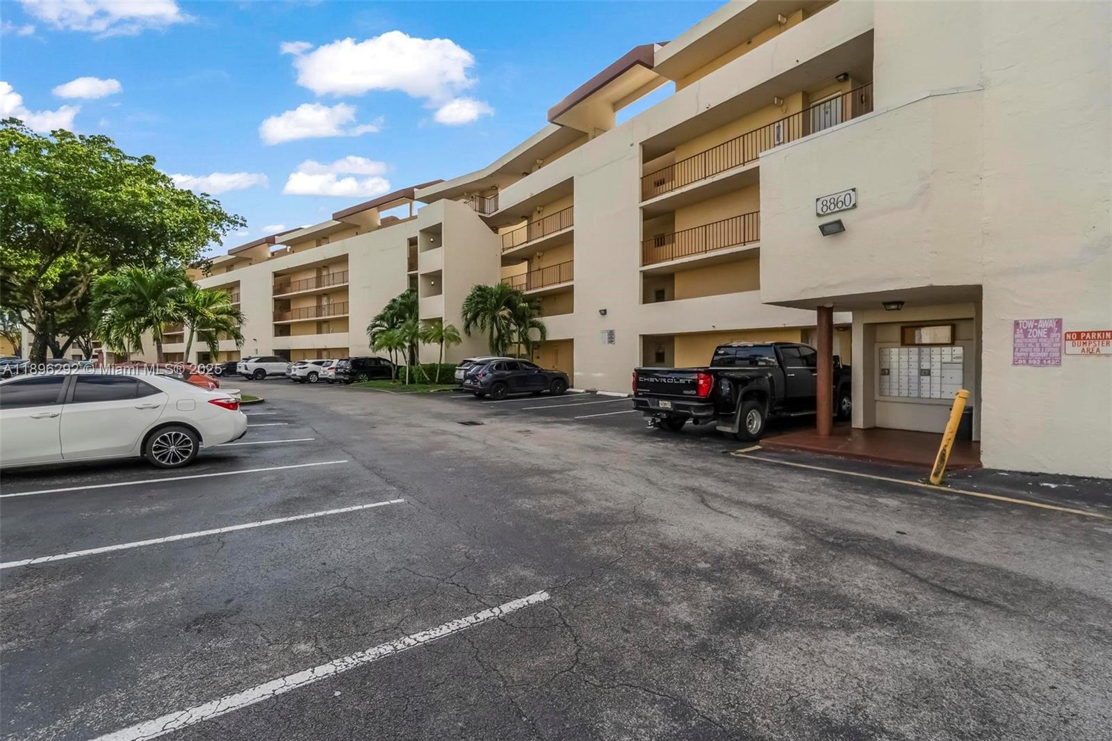 8860 Fontainebleau Blvd 304