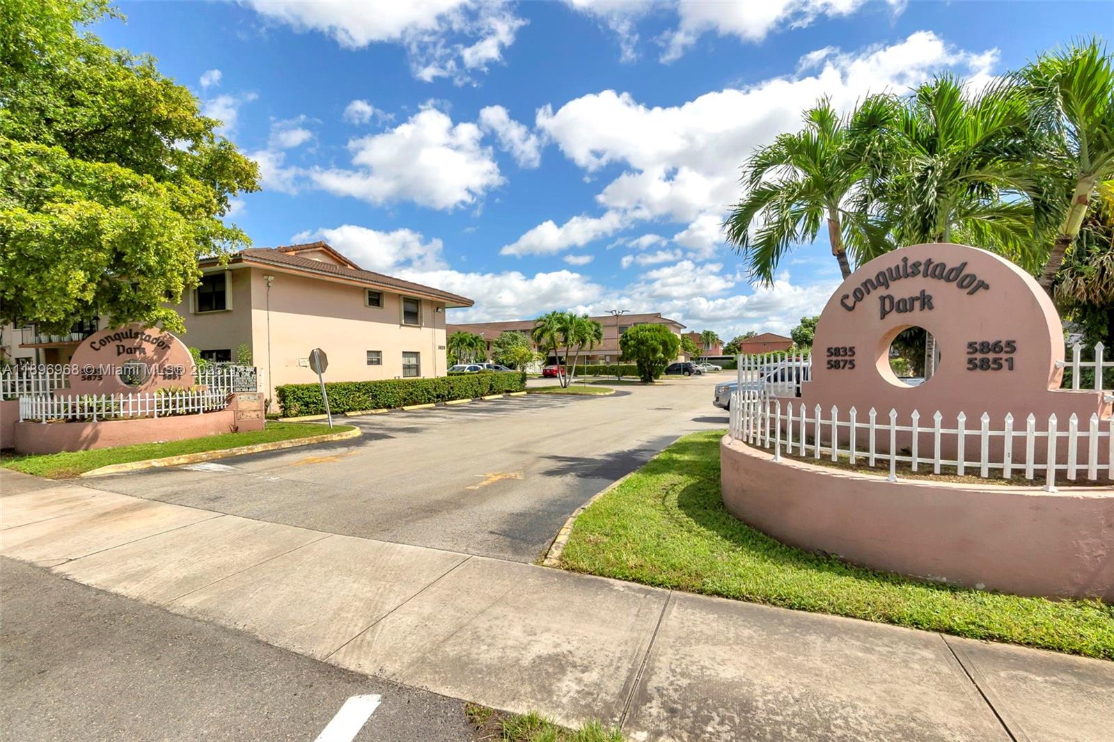 CONQUISTADOR PARK CONDO - Residential