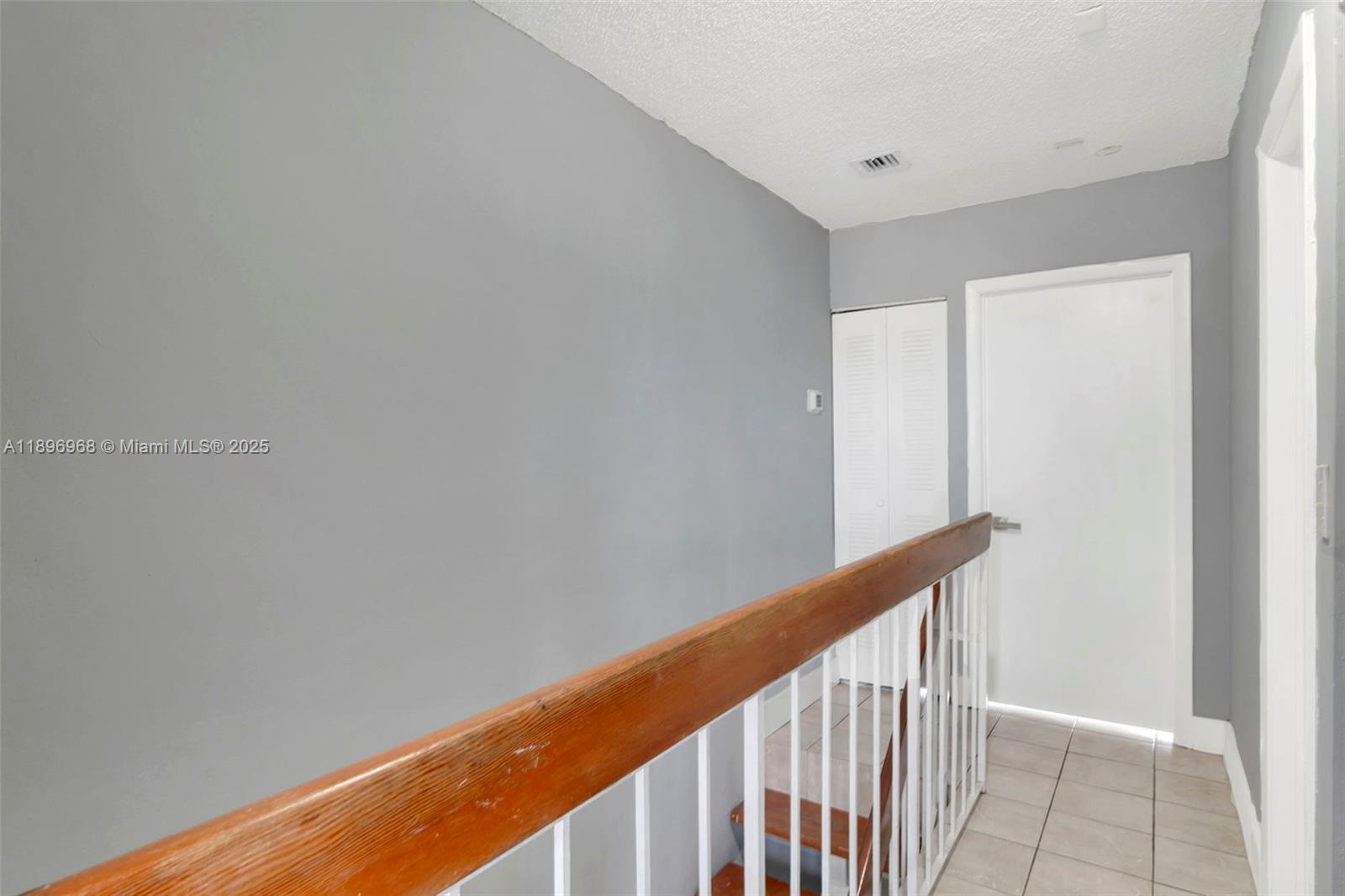 CONQUISTADOR PARK CONDO - Residential