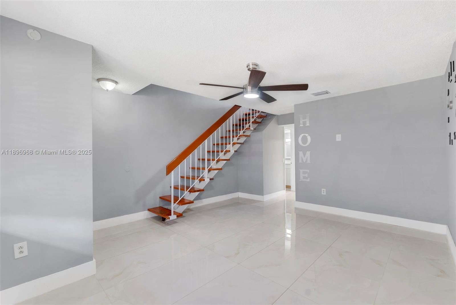 CONQUISTADOR PARK CONDO - Residential
