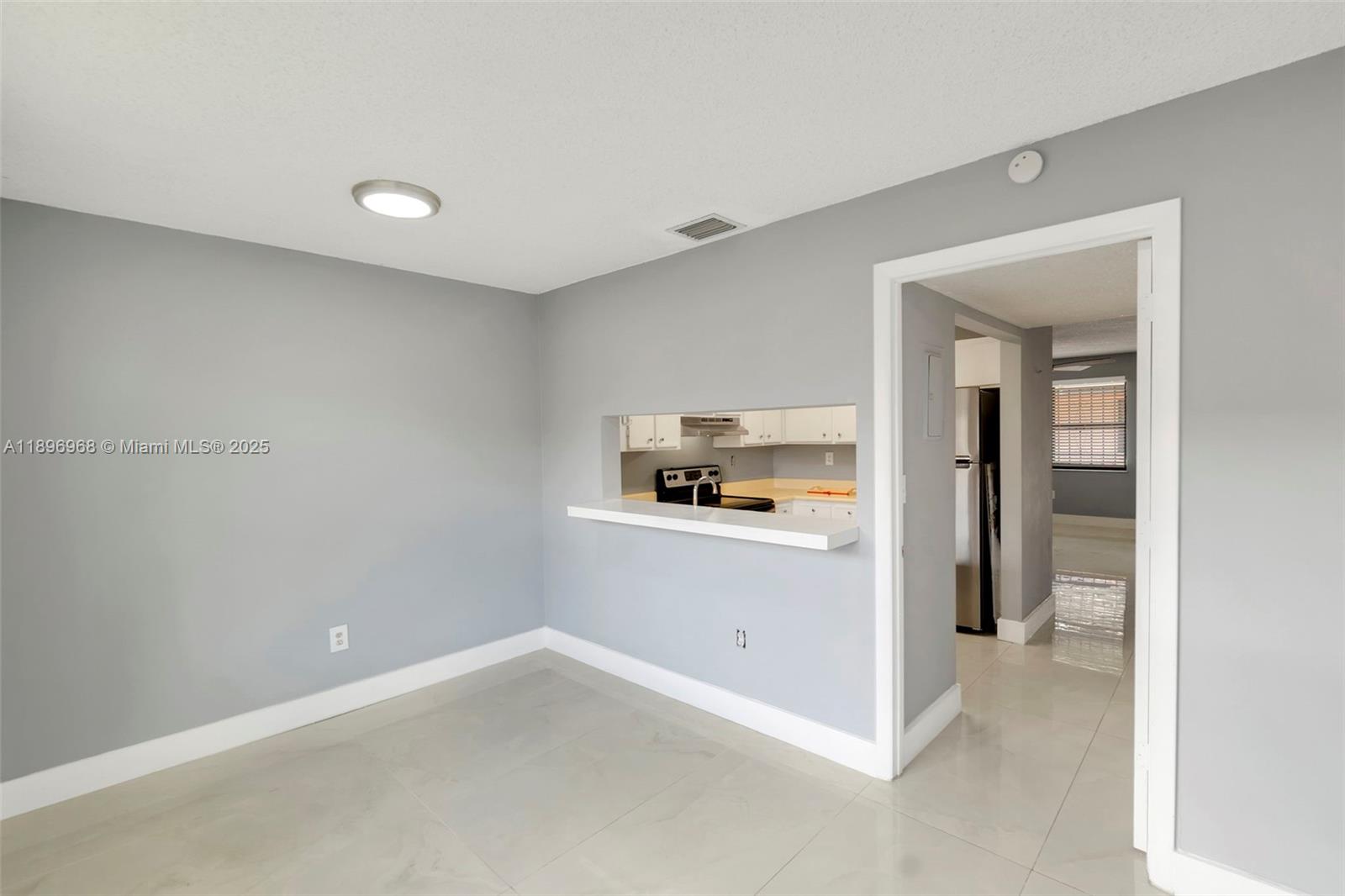 CONQUISTADOR PARK CONDO - Residential