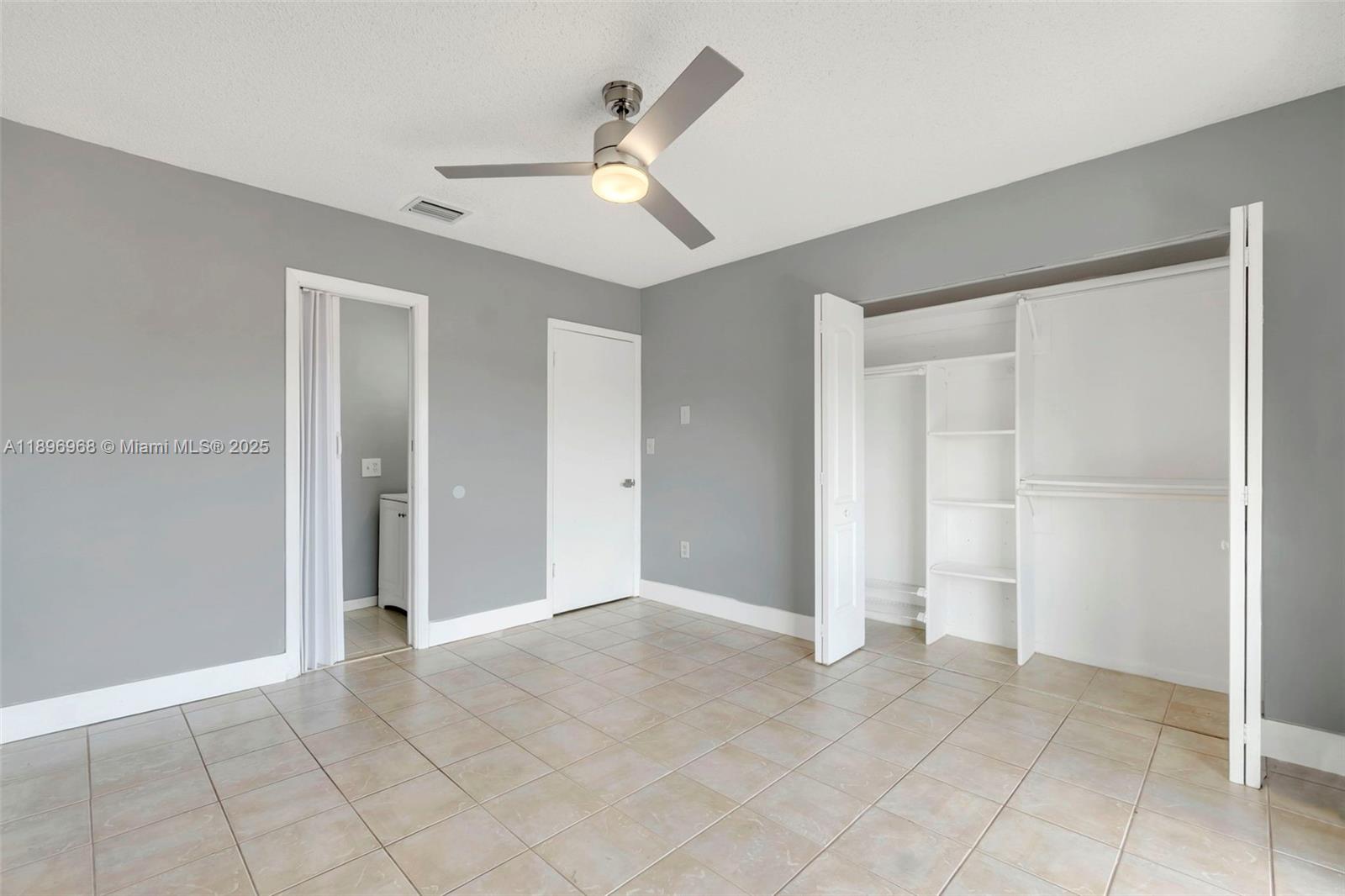 CONQUISTADOR PARK CONDO - Residential