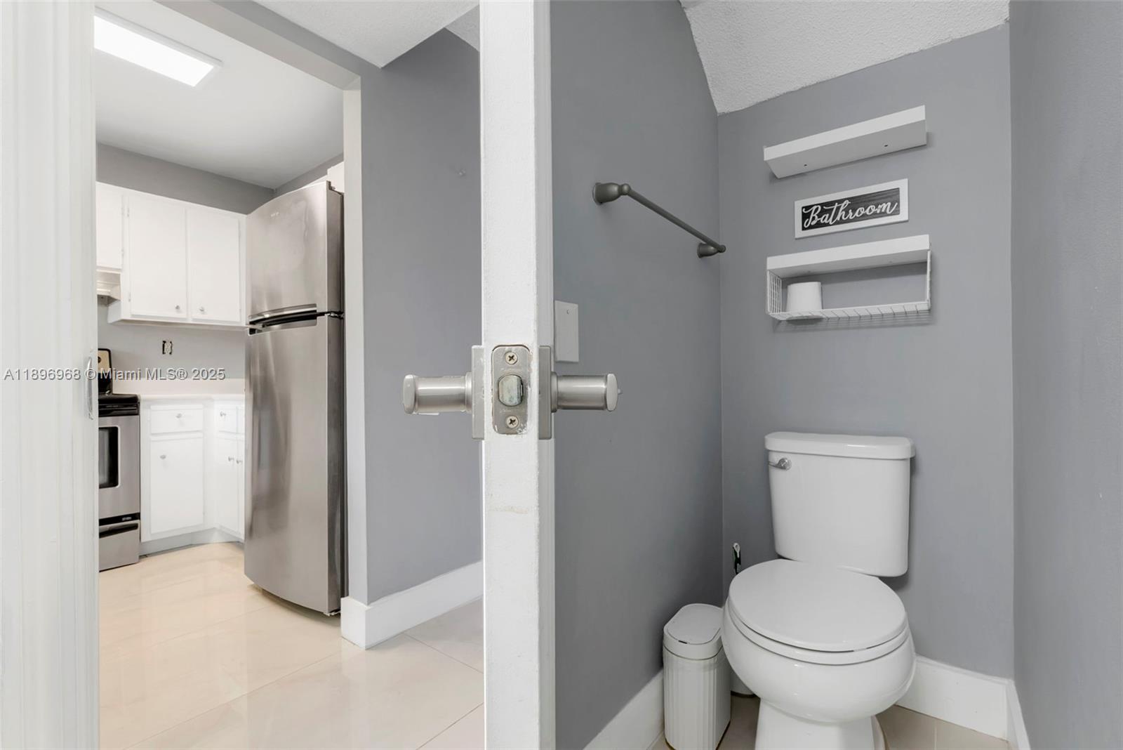 CONQUISTADOR PARK CONDO - Residential