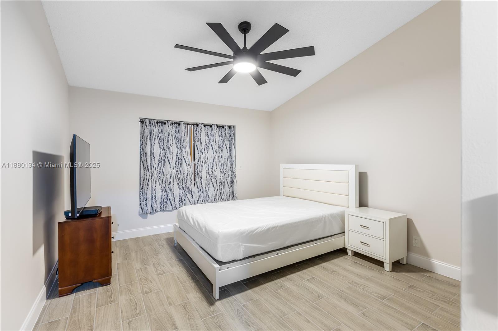 CYPRESS LAKES 10 - Residential