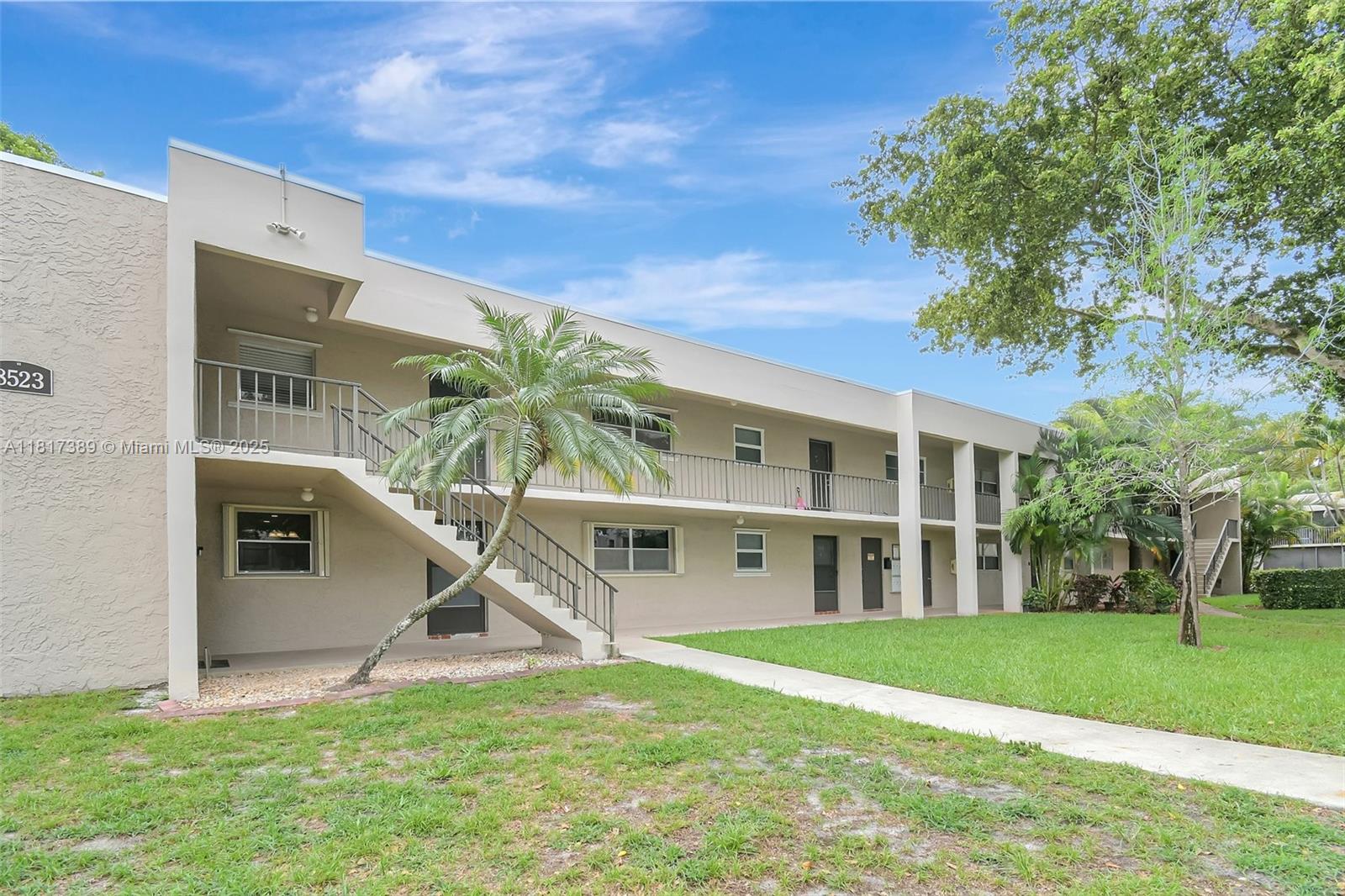 8523 Old Country Mnr 514, Davie, Broward County, Florida - 2 Bedrooms  
2 Bathrooms - 