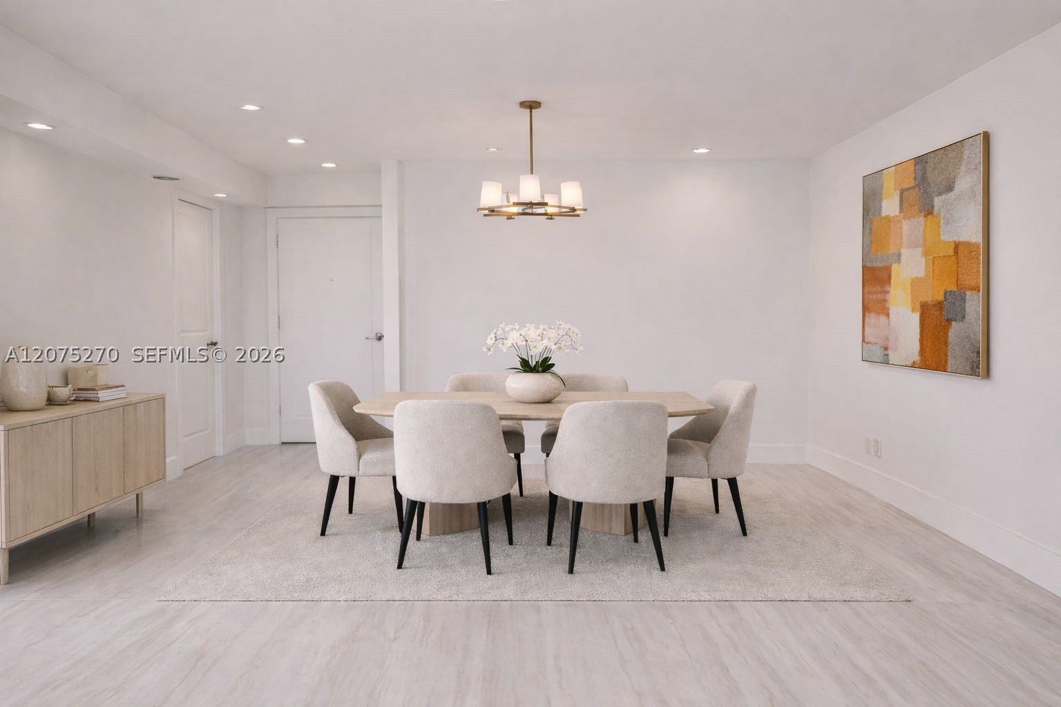 1000 W Island Blvd 1812