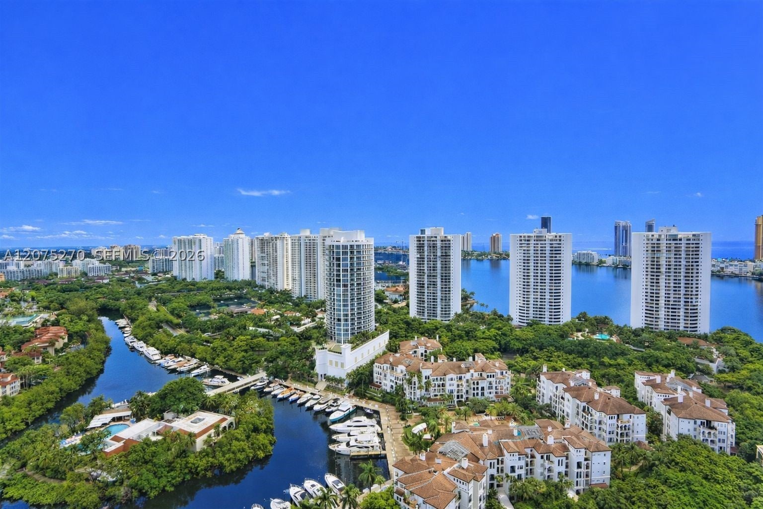 1000 W Island Blvd 1812