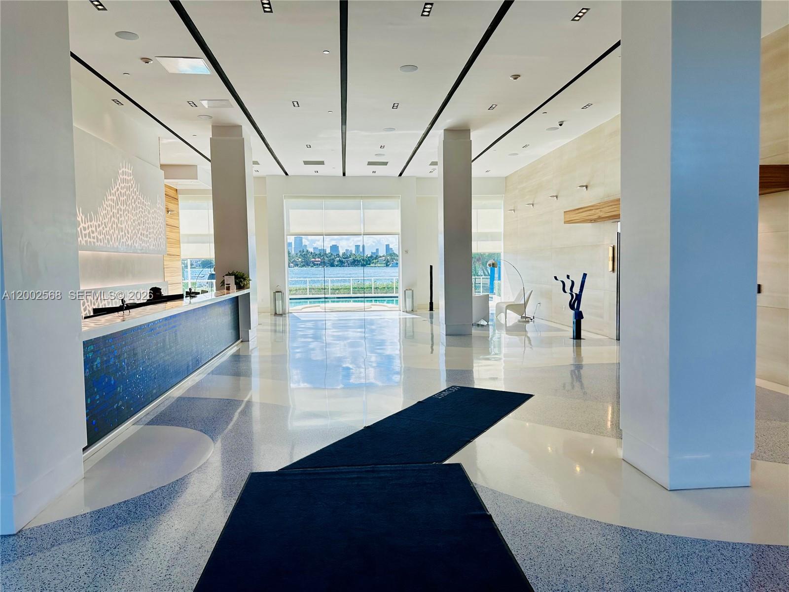 THE FLORIDIAN CONDO - Residential Lease