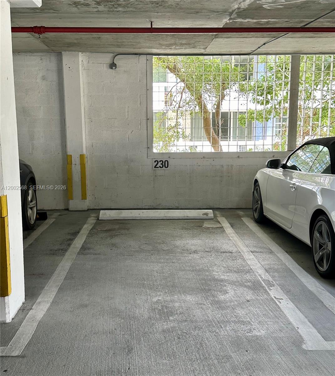 THE FLORIDIAN CONDO - Residential Lease