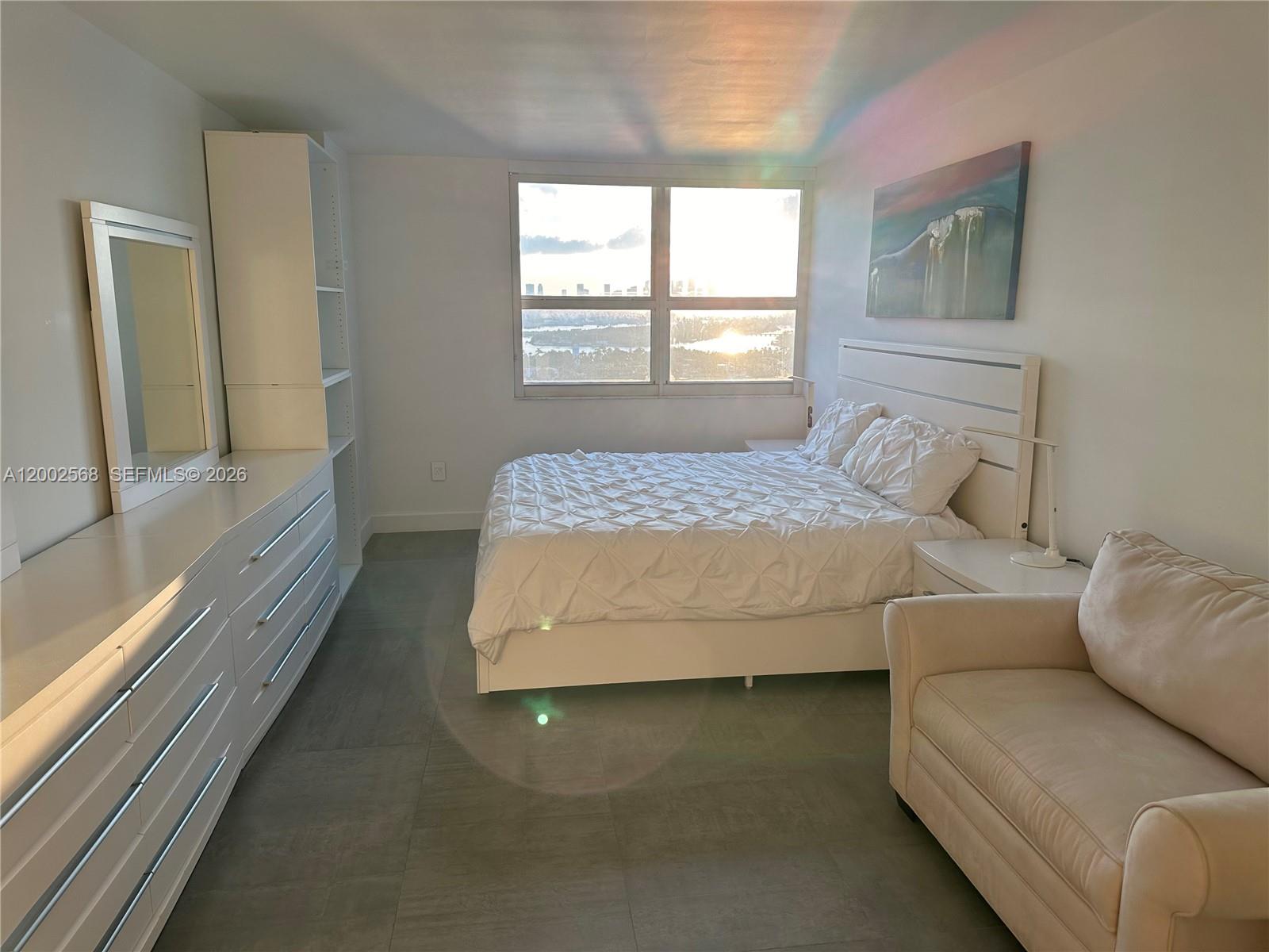 THE FLORIDIAN CONDO - Residential Lease