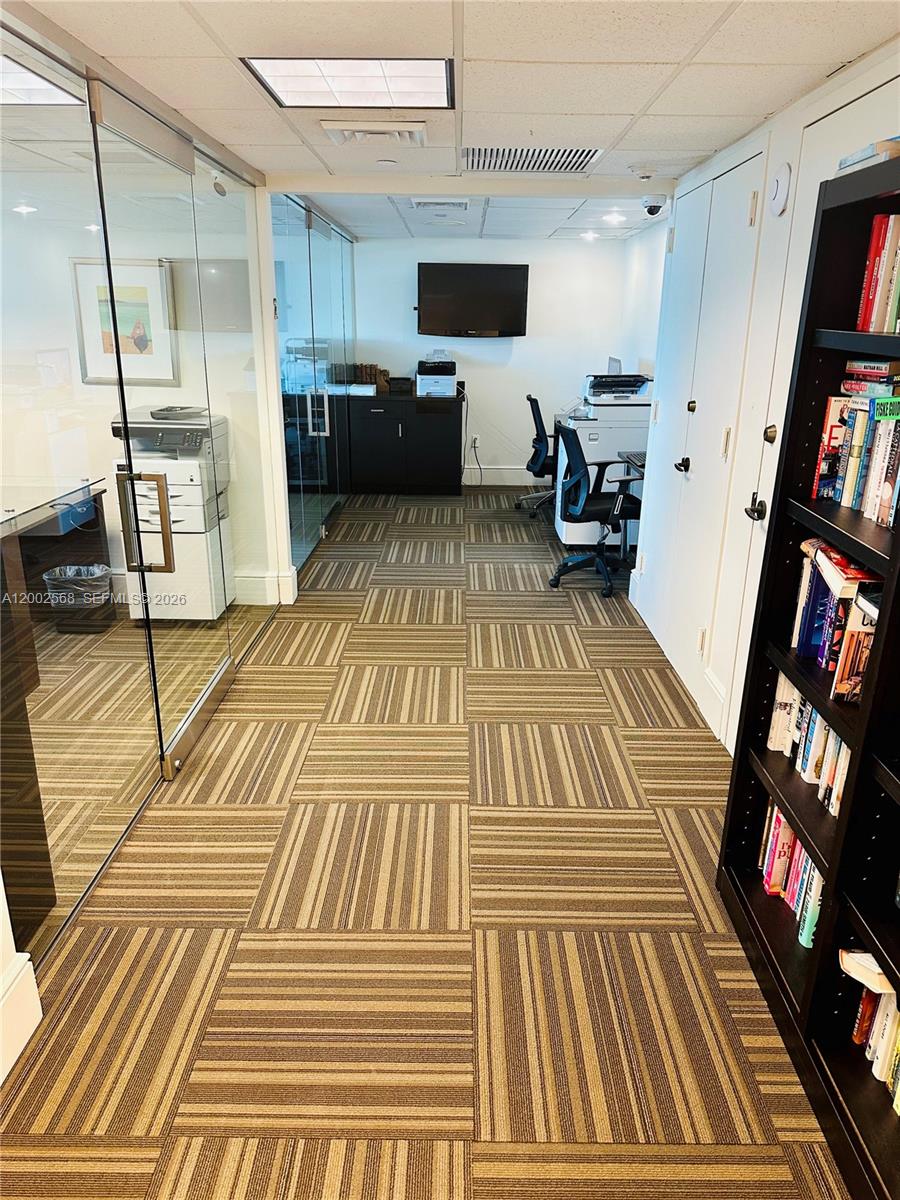 THE FLORIDIAN CONDO - Residential Lease