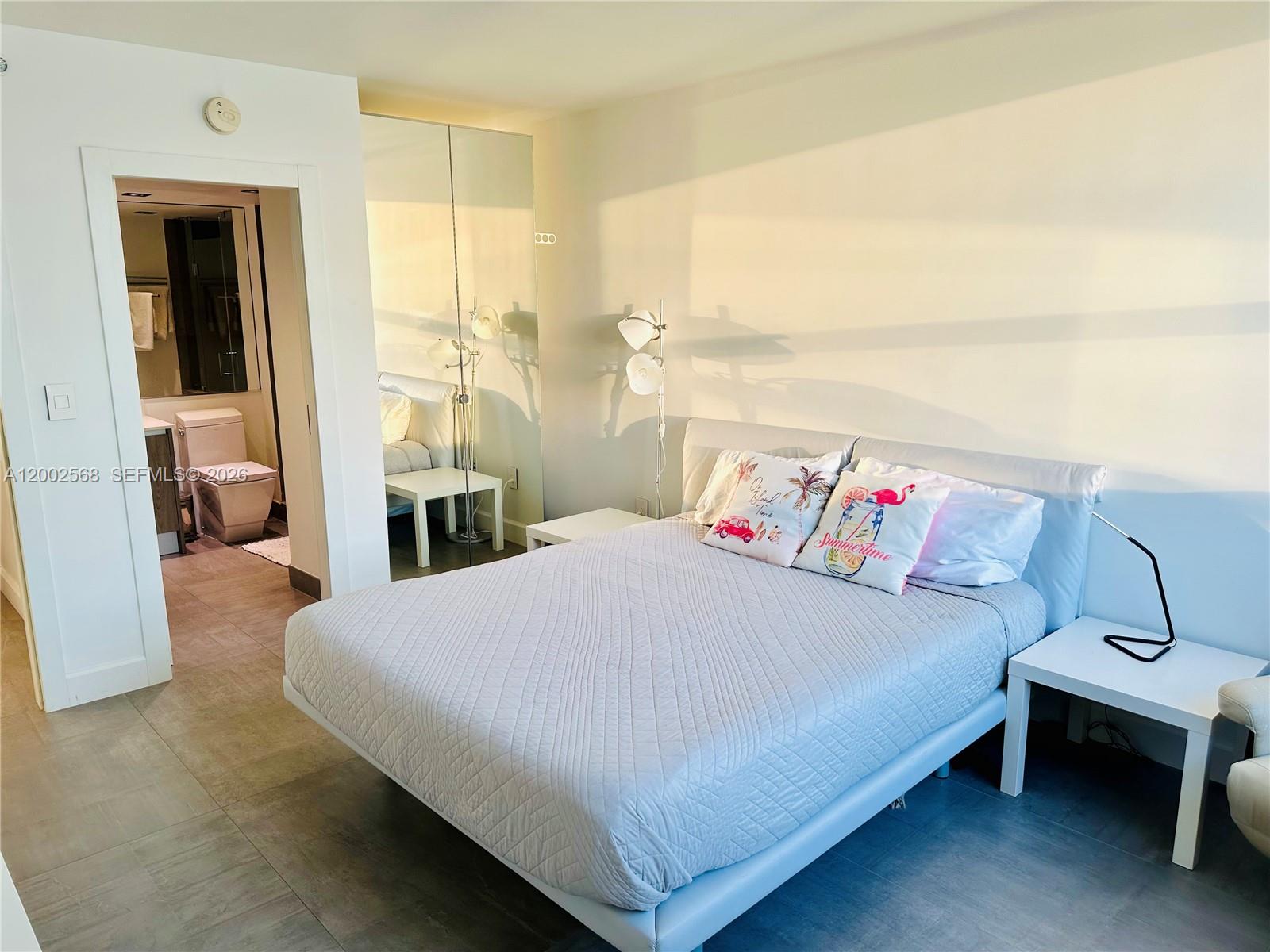 THE FLORIDIAN CONDO - Residential Lease