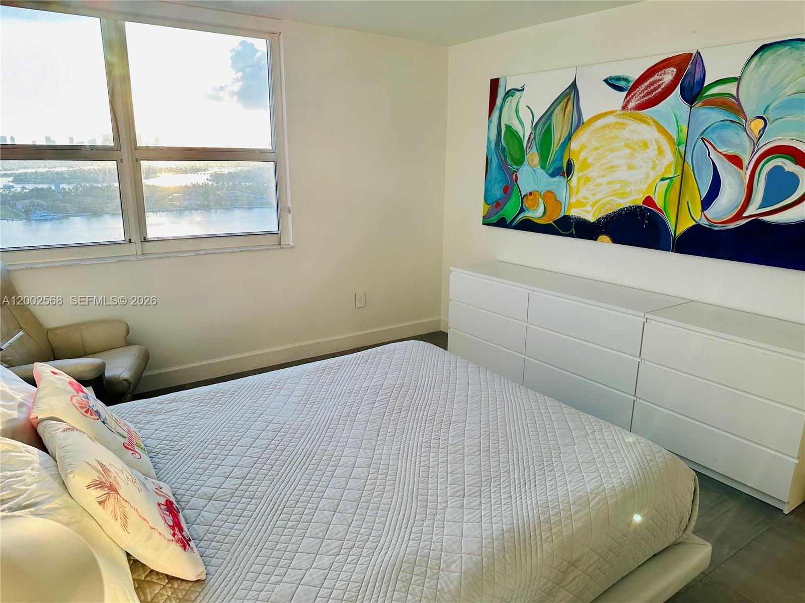 THE FLORIDIAN CONDO - Residential Lease