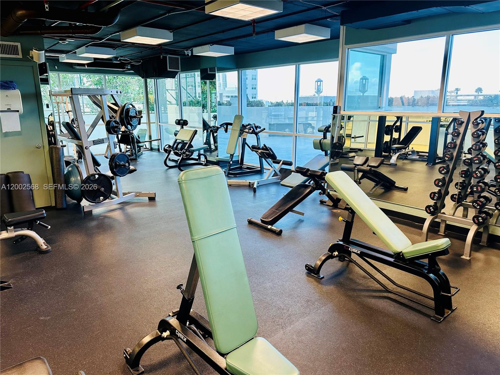 THE FLORIDIAN CONDO - Residential Lease