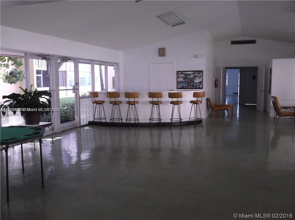MEADOWBROOK TOWERS CONDO - Residential