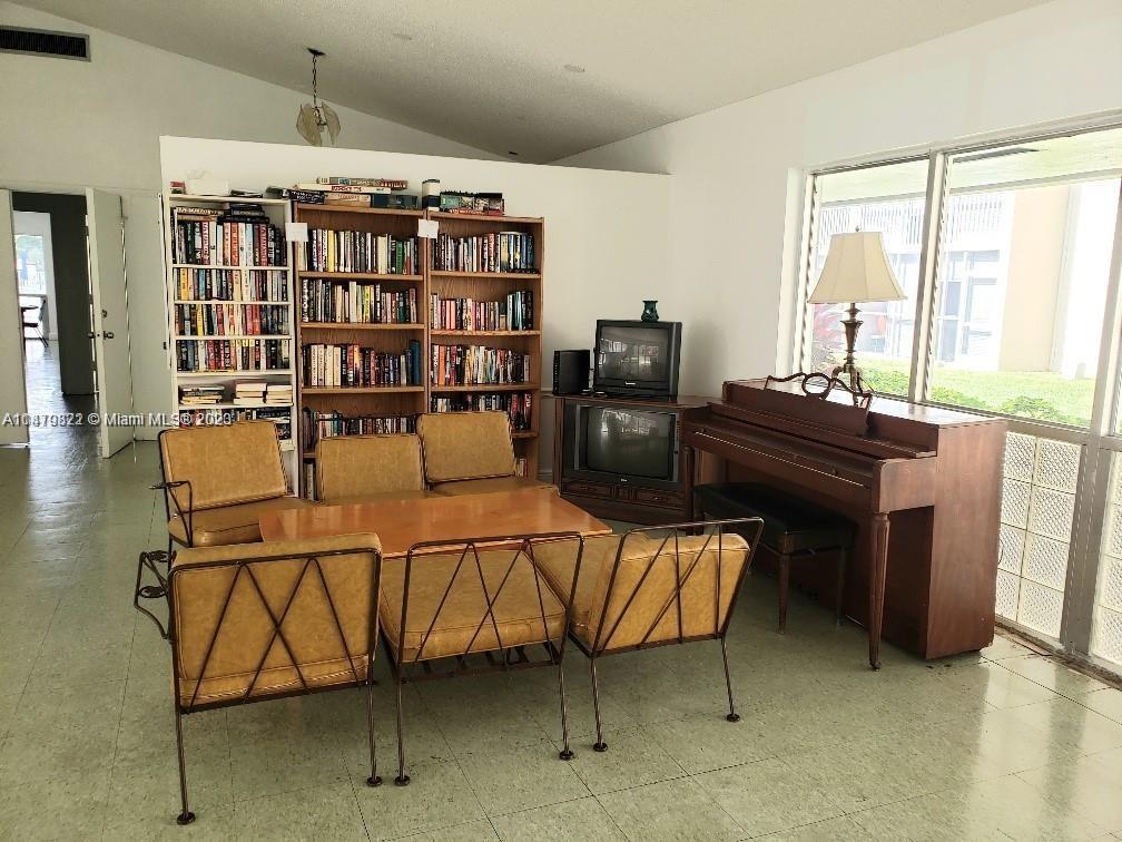 MEADOWBROOK TOWERS CONDO - Residential