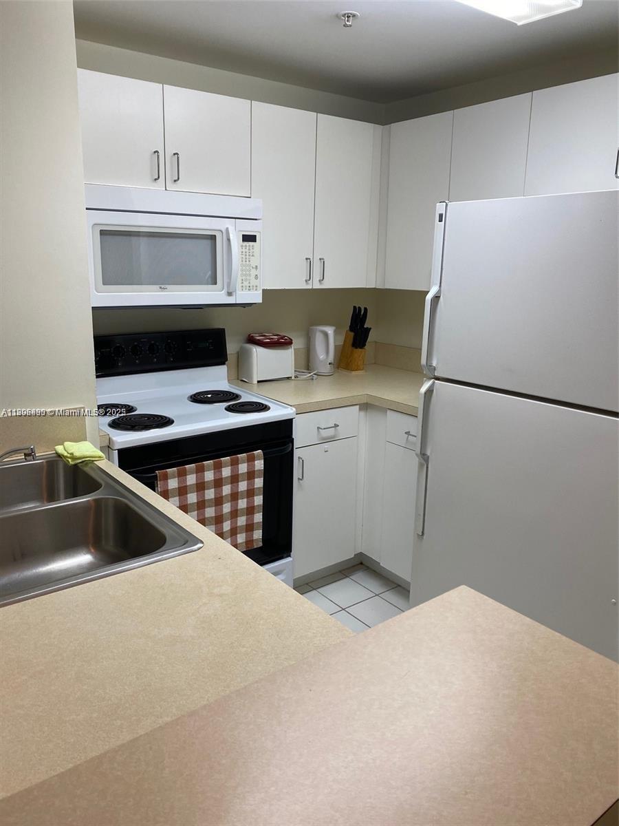 185 SE 14th Ter 1411