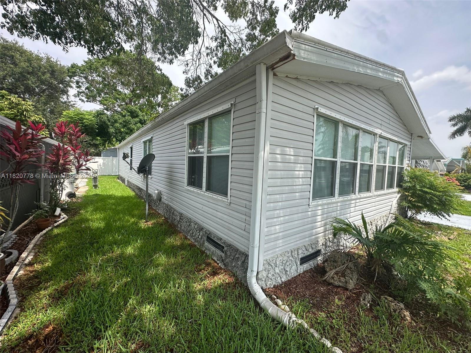 Property for Sale at 6571 Nw 37th Ave, Coconut Creek, Broward County, Florida - Bedrooms: 2 
Bathrooms: 2  - $149,900