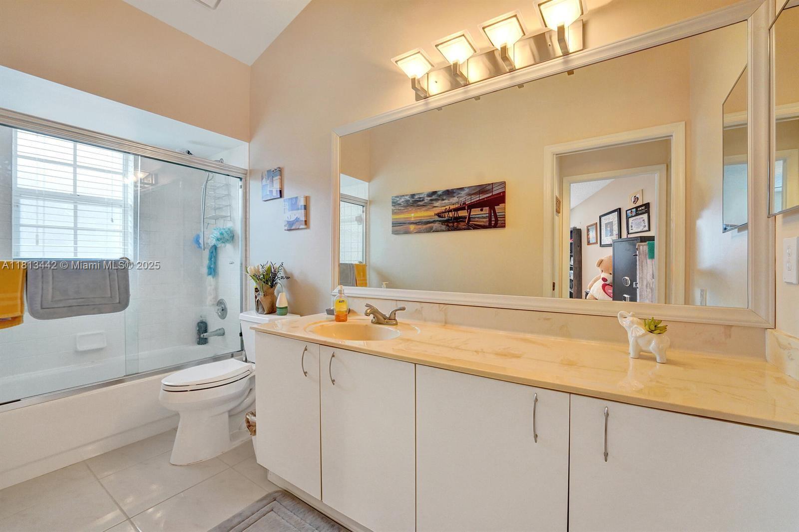 SAWGRASS LAKES HOMES - Residential