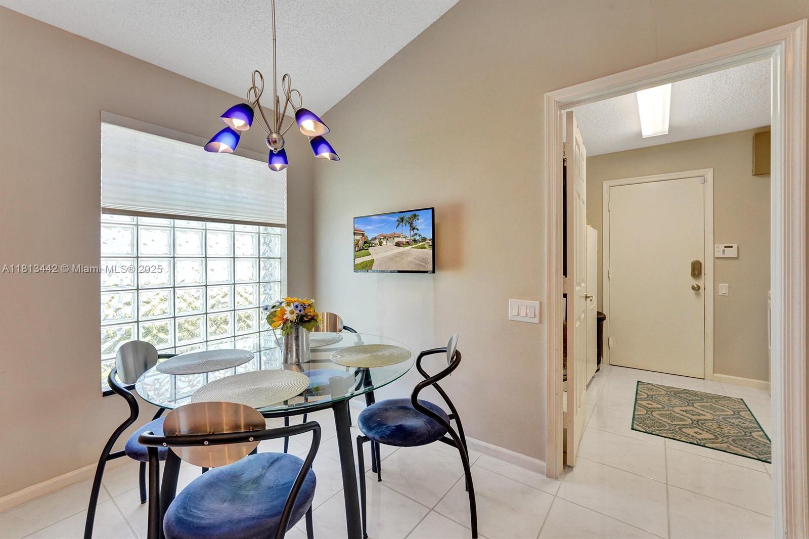 SAWGRASS LAKES HOMES - Residential