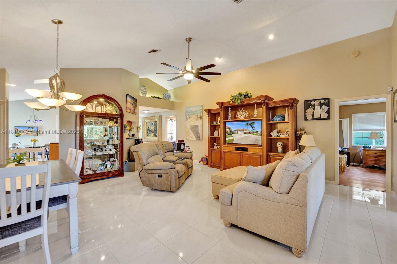 SAWGRASS LAKES HOMES - Residential