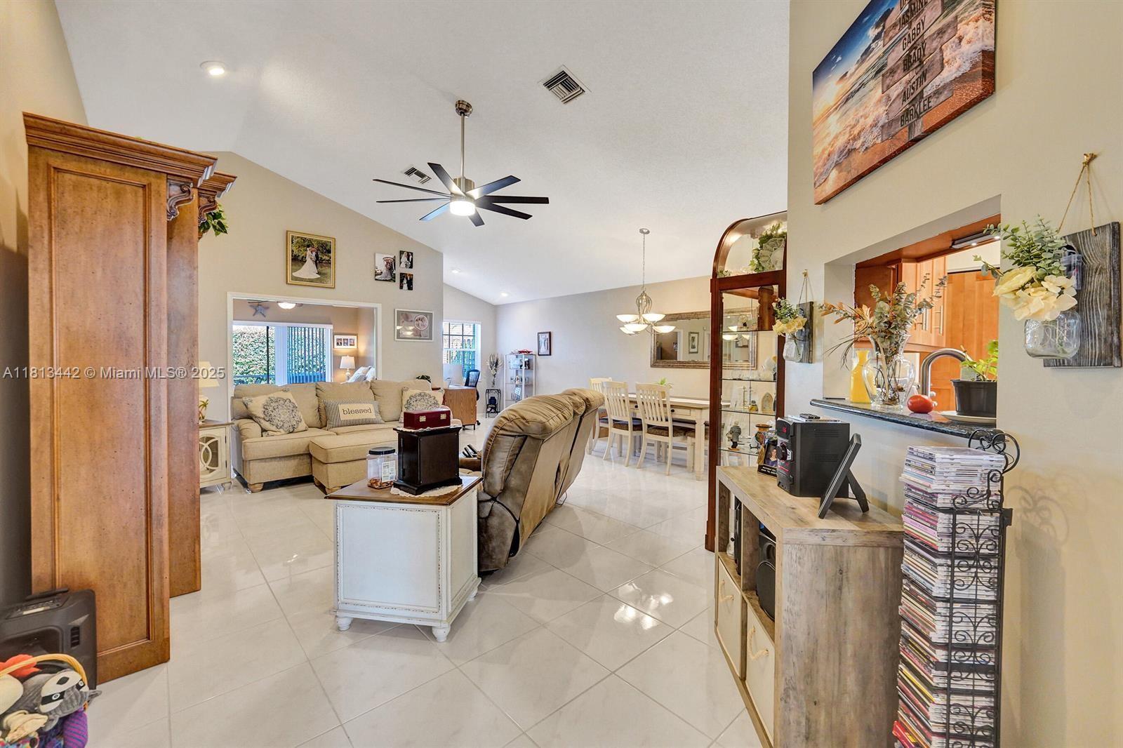 SAWGRASS LAKES HOMES - Residential