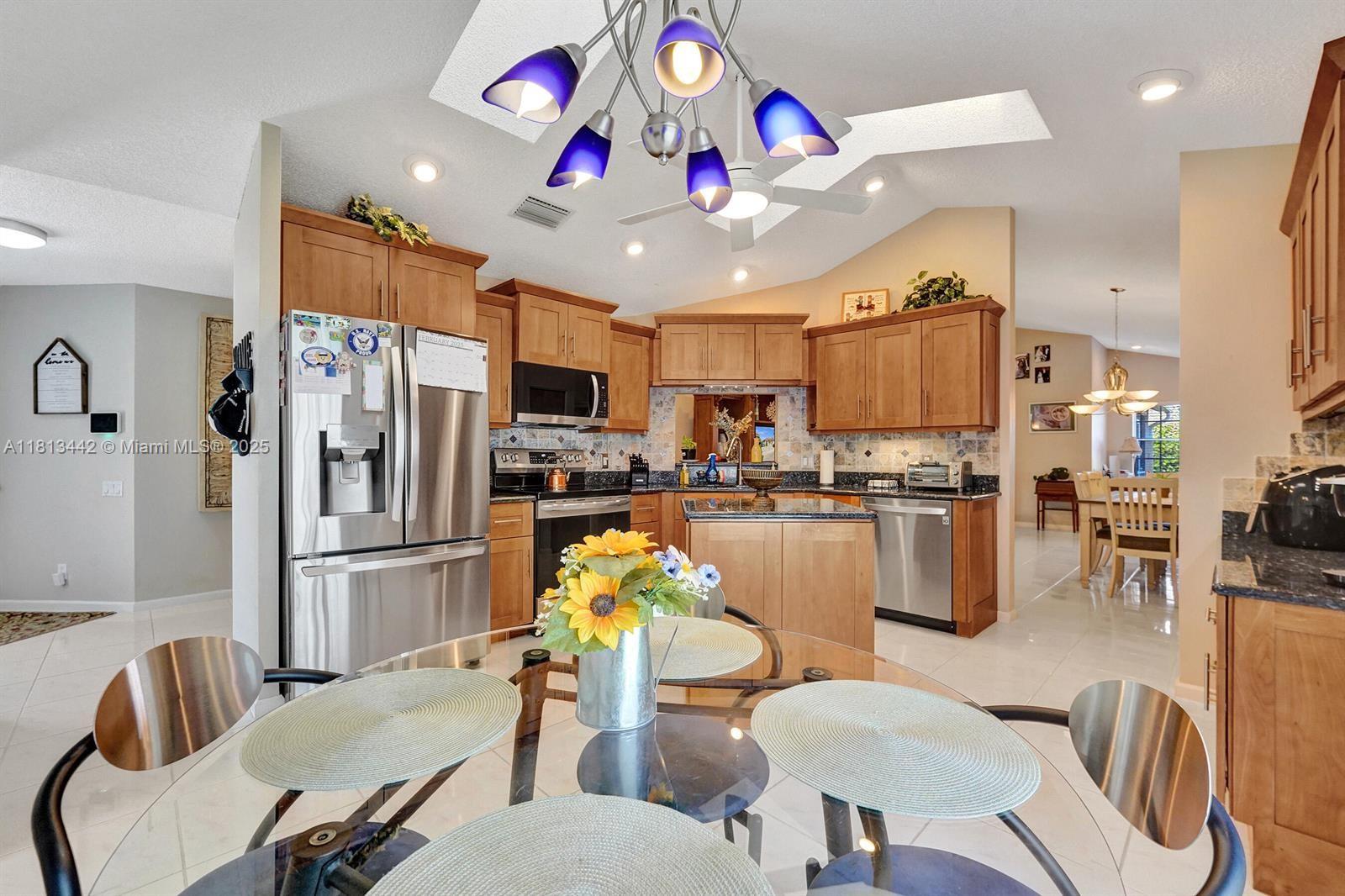 SAWGRASS LAKES HOMES - Residential