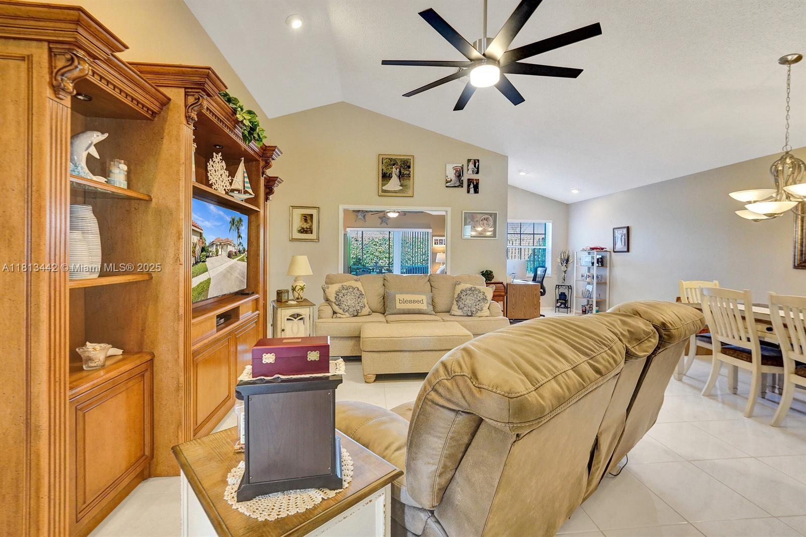 SAWGRASS LAKES HOMES - Residential