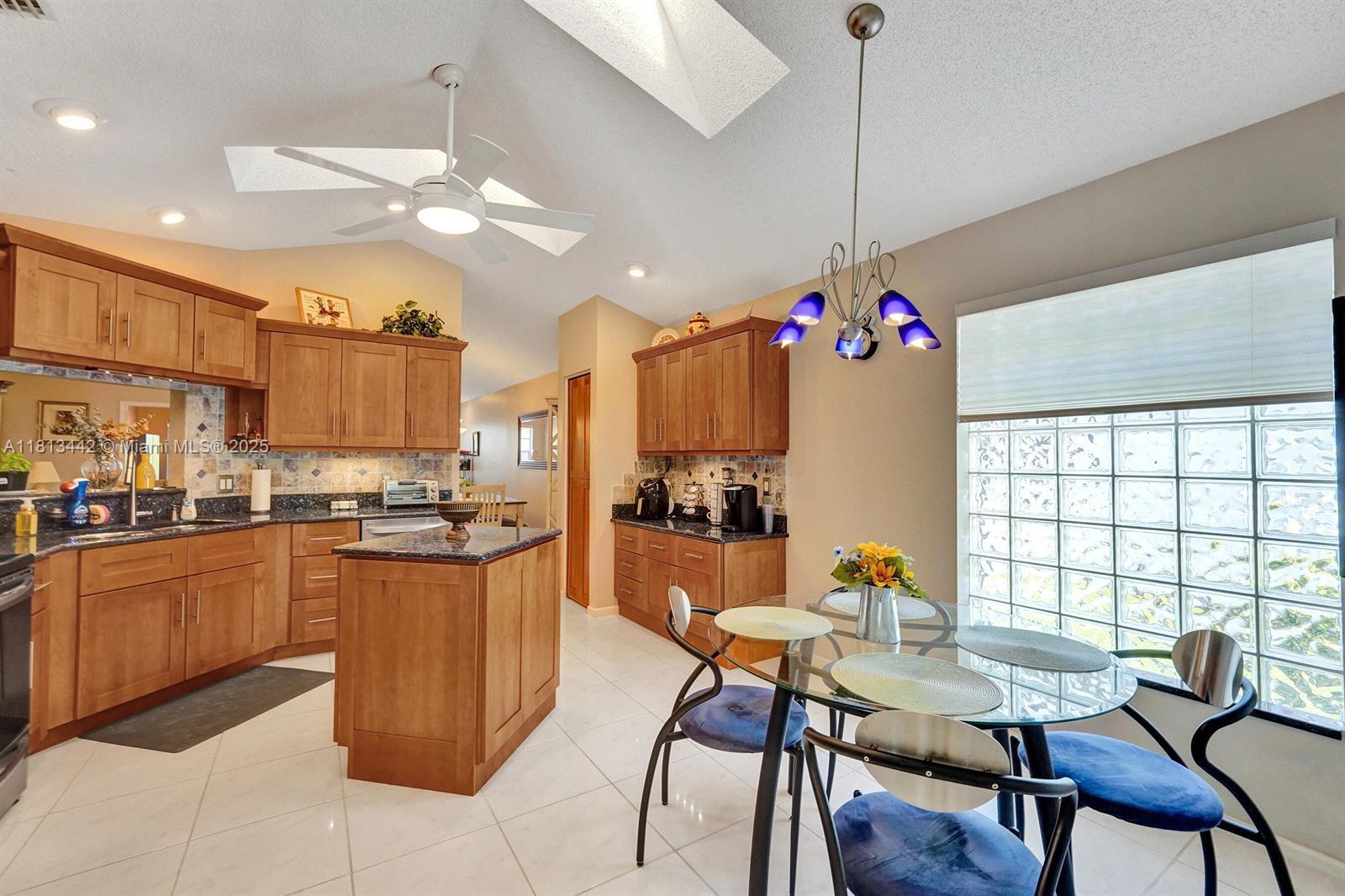 SAWGRASS LAKES HOMES - Residential