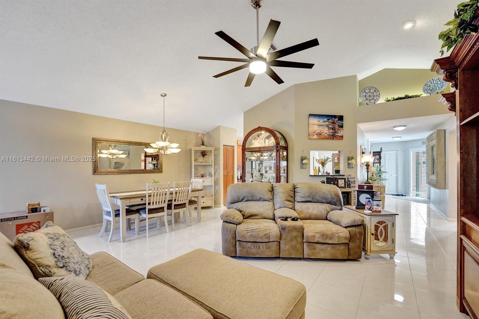 SAWGRASS LAKES HOMES - Residential