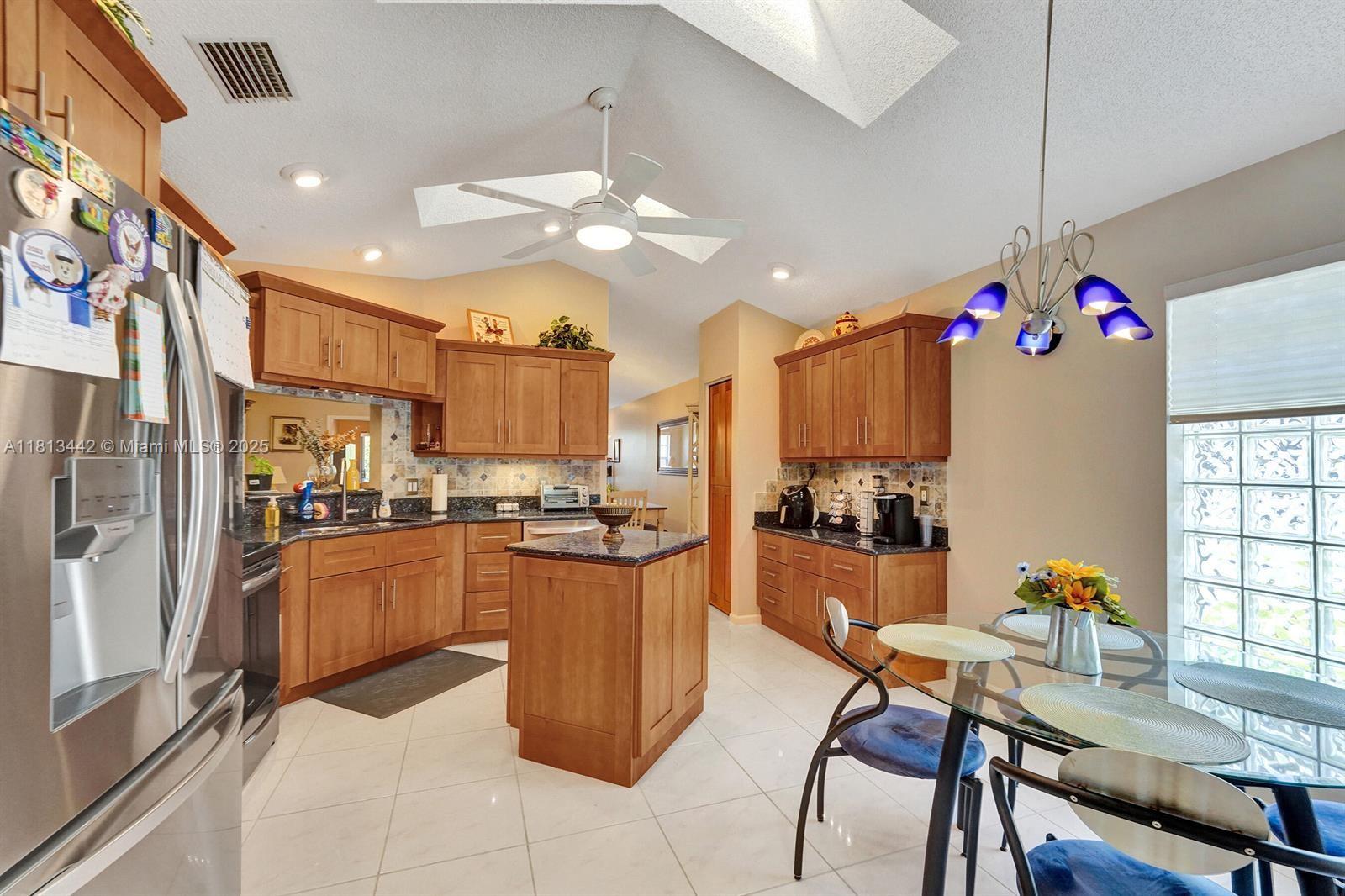 SAWGRASS LAKES HOMES - Residential