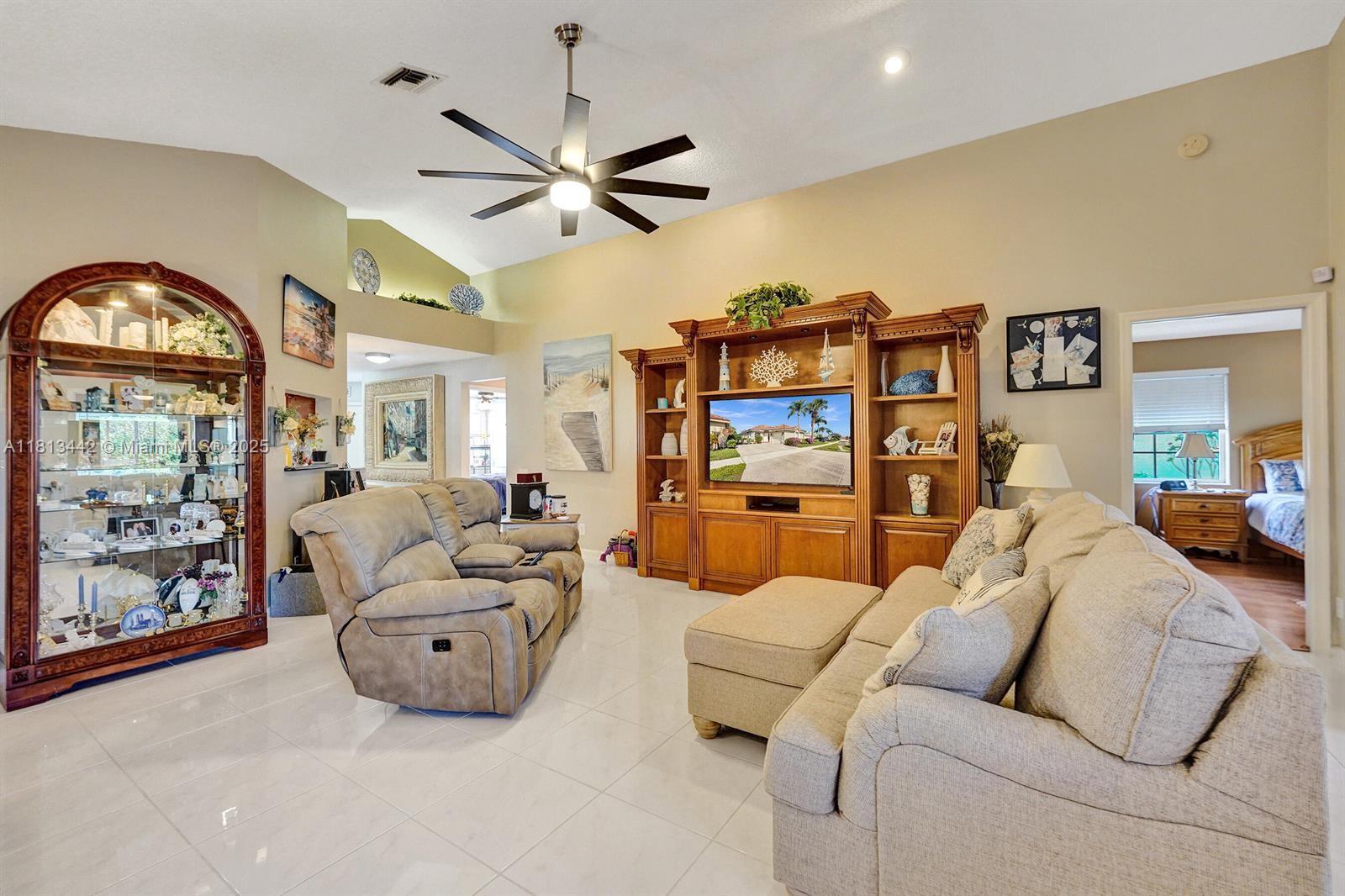 SAWGRASS LAKES HOMES - Residential