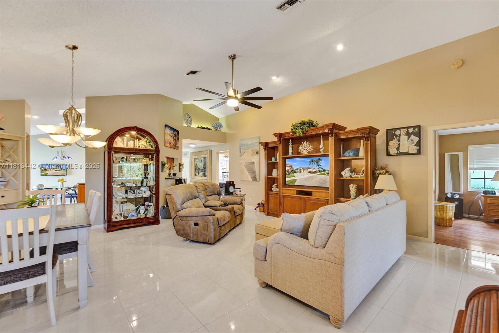 SAWGRASS LAKES HOMES - Residential