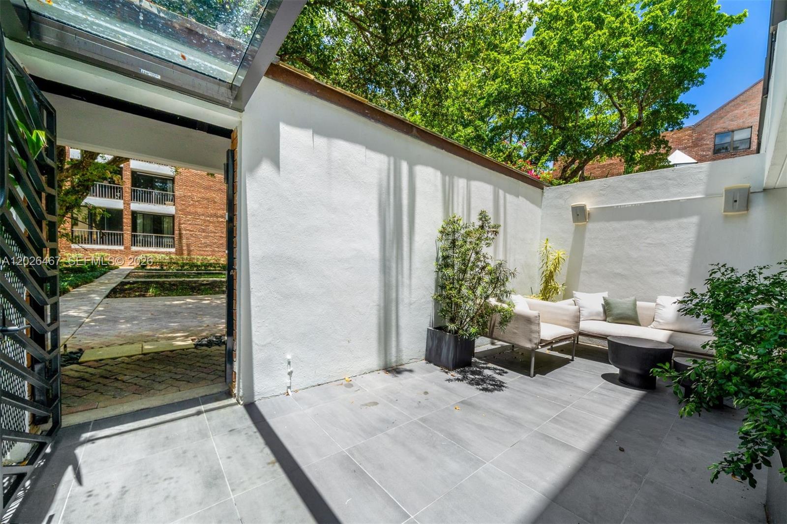TOWERS QUAYSIDE CT-YARD V - Residential