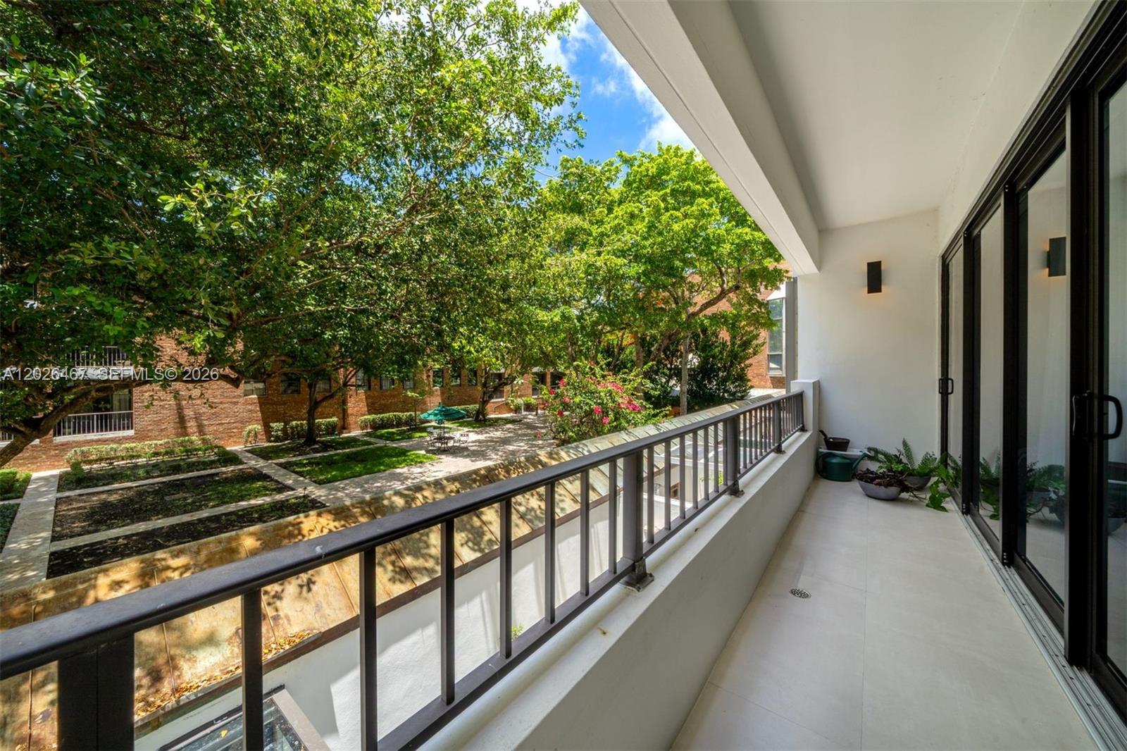 TOWERS QUAYSIDE CT-YARD V - Residential