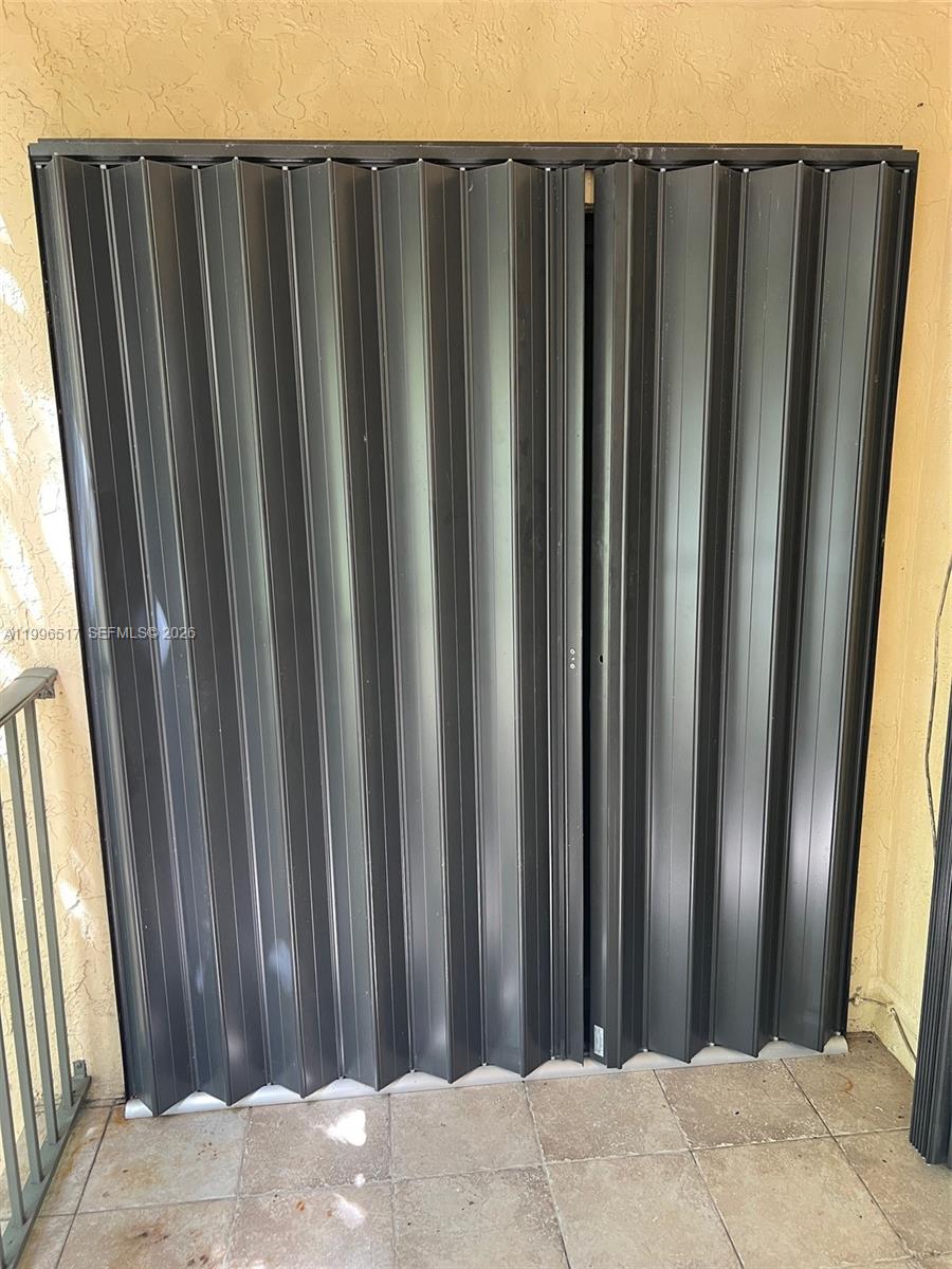 SUMMERBREEZE CONDO - Residential